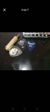 Guitare électrique état 9/10 avec apmli état 10/10