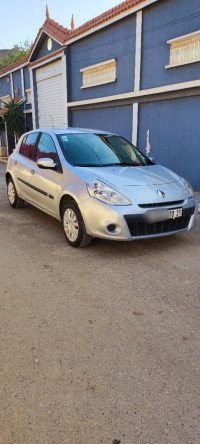 voitures-renault-clio-3-2010-dynamique-bir-el-djir-oran-algerie