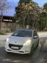 voitures-peugeot-208-2013-allure-ain-mlila-oum-el-bouaghi-algerie