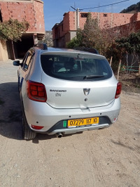 utilitaire-dacia-sandero-2017-stepway-sour-el-ghouzlane-bouira-algerie