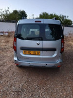 voitures-renault-kangoo-2023-boukadir-chlef-algerie