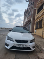 moyenne-berline-seat-leon-2015-fr15-mostaganem-algerie