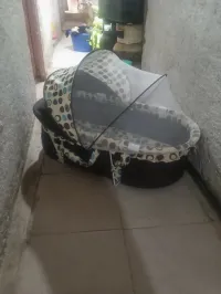 سرير الاطفال