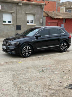 tout-terrain-suv-volkswagen-tiguan-2018-r-line-boufarik-blida-algerie