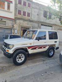 voitures-toyota-land-cruiser-1993-court-ain-mlila-oum-el-bouaghi-algerie