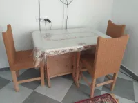 Table de cuisine avec 03 chaises 
