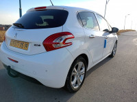 citadine-peugeot-208-2015-allure-facelift-algerie