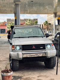 voitures-mitsubishi-pajero-court-1995-mostaganem-algerie