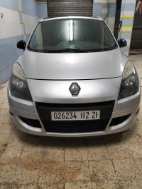 voitures-renault-scenic-2012-bose-skikda-algerie