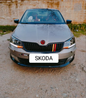 سيارة-صغيرة-skoda-fabia-2015-finition-vrs-باتنة-الجزائر