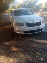 voitures-skoda-superb-2013-elegance-batna-algerie