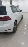 moyenne-berline-volkswagen-golf-7-2018-join-bordj-el-kiffan-alger-algerie