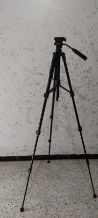 tripod camera