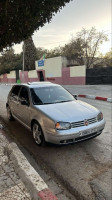 voitures-volkswagen-golf-4-2001-match-oran-algerie