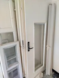 ابواب مستعملة و نوافذ