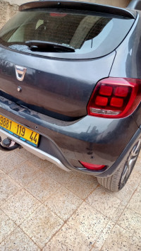 voitures-dacia-sandero-2019-miliana-ain-defla-algerie