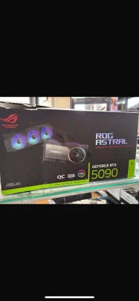 NVIDIA GeForce ROG Astral RTX 5090 32GB GDDR7 état neuf jamais utilisé 