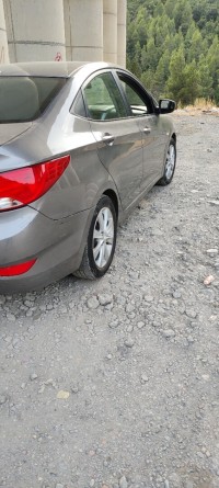 سيارات-hyundai-accent-rb-4-portes-2018-المدية-الجزائر