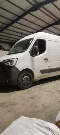 voitures-renault-master-2022-medea-algerie