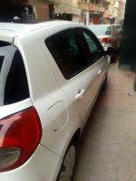 voitures-renault-clio-3-2012-bordj-el-kiffan-alger-algerie