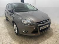 voitures-ford-focus-5-portes-2012-trend-sport-baraki-alger-algerie