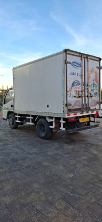 voitures-jmc-camion-2006-frigo-tissemsilt-algerie