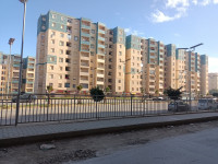 appartement-location-f4-alger-mahelma-algerie