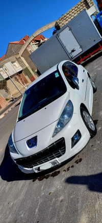 voitures-peugeot-207-2012-blida-algerie