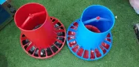 Trémie 2éme âge entièrement en plastique 20kg
