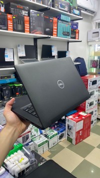 Dell i7 8eme tactile 08go ram / 256ssd ecran 14"