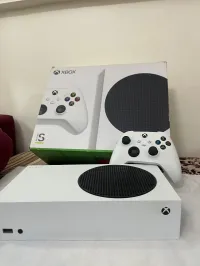 Xbox series s 512gb SSD avec boite + batterie konix