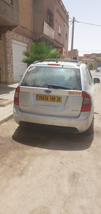 voitures-kia-carens-2008-3-el-mghaier-meghaier-algerie