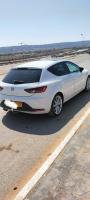 moyenne-berline-seat-leon-2016-fr15-mostaganem-algerie