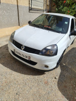 voitures-renault-clio-campus-2014-bejaia-algerie