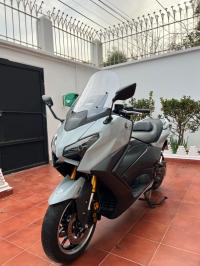 motos-scooters-yamaha-tmax-2025-hydra-alger-algerie