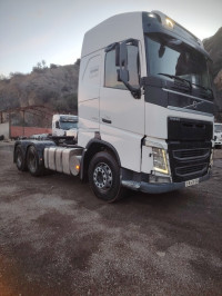 camion-volvo-6x4-2015-kherrata-bejaia-algerie