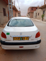 voitures-peugeot-206-sedan-2008-naama-algerie