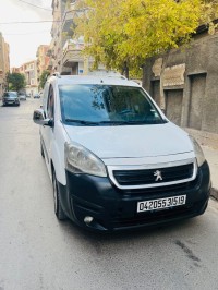 السيارات-النفعية-peugeot-partner-2015-العلمة-سطيف-الجزائر