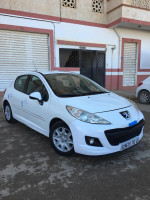 voitures-peugeot-207-plus-2013-chlef-algerie