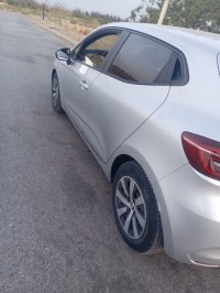 سيارات-renault-clio-5-2022-evolution-حسين-داي-الجزائر