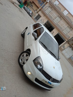 voitures-renault-clio-campus-2012-bye-setif-algerie