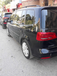 voitures-volkswagen-touran-2012-familly-cheraga-alger-algerie