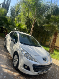 voitures-peugeot-207-2013-14-simple-rouiba-alger-algerie