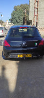 voitures-peugeot-208-2013-allure-mostaganem-algerie