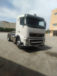 camion-volvo-400-2013-bouchegouf-guelma-algerie