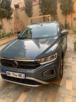 voitures-volkswagen-t-roc-2023-life-plus-algerie