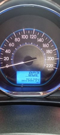 سيارات-toyota-yaris-sedan-2014-قديل-وهران-الجزائر