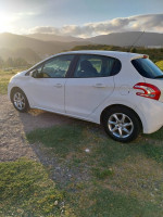 citadine-peugeot-208-2013-allure-annaba-algerie