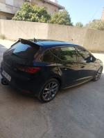 moyenne-berline-seat-leon-2015-fr15-constantine-algerie