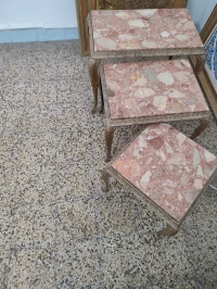 Vend tables gigognes et table marbrés 